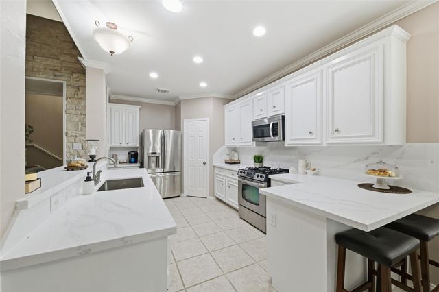 510 Crestwater Court, Houston, TX 77082