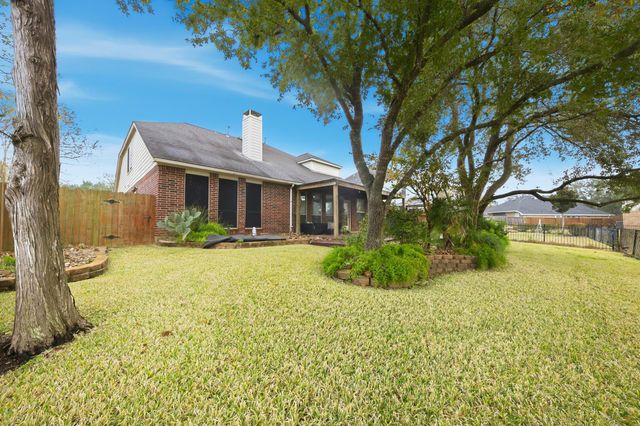 510 Crestwater Court, Houston, TX 77082