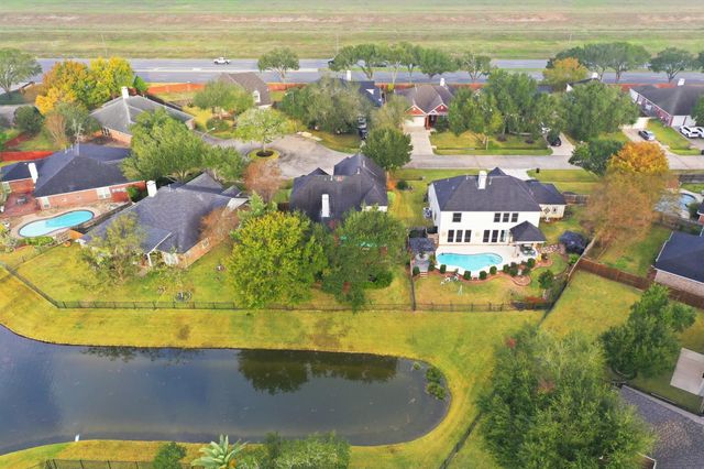 510 Crestwater Court, Houston, TX 77082