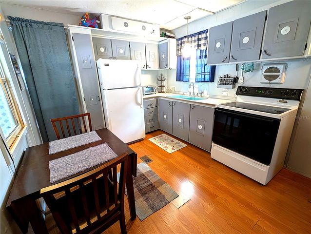 7803 46TH AVENUE N 49, St Petersburg, FL 33709