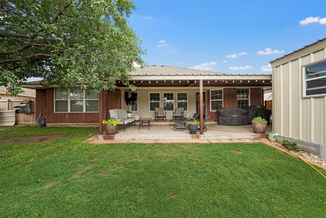 112 Topaz Circle, Hewitt, TX 76643