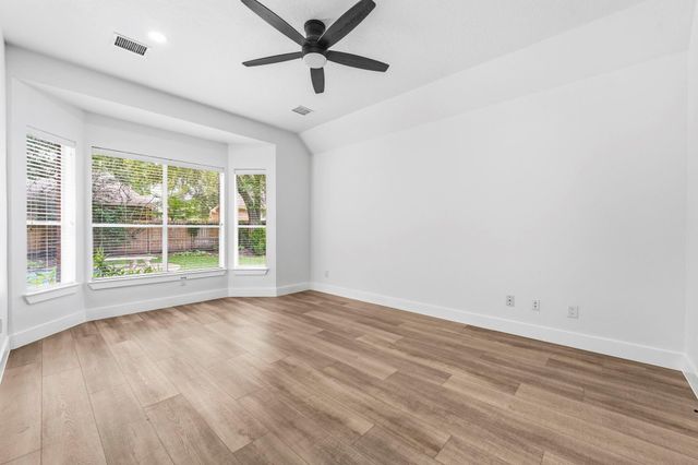 138 W Stockbridge Landing Circle, Spring, TX 77382