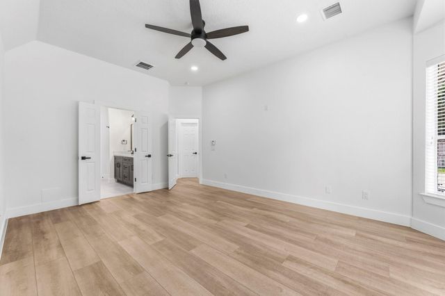 138 W Stockbridge Landing Circle, Spring, TX 77382