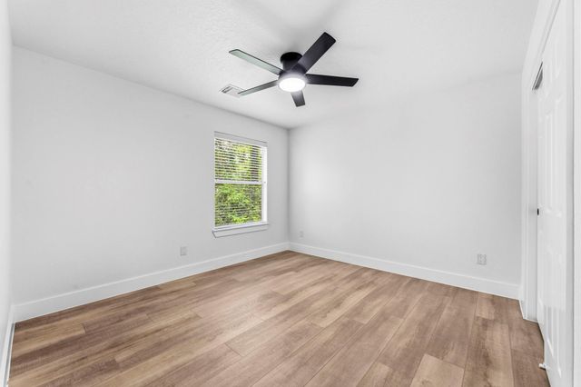 138 W Stockbridge Landing Circle, Spring, TX 77382
