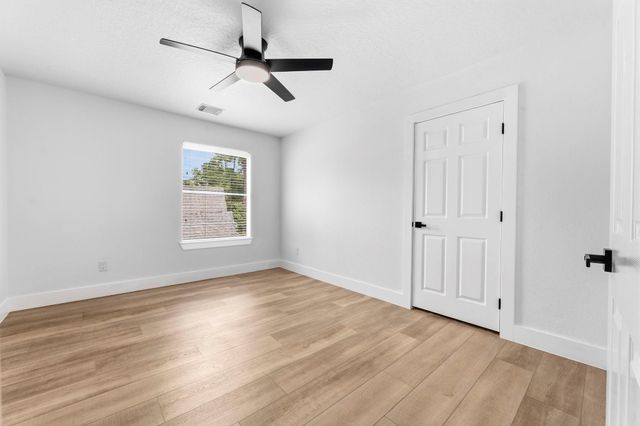 138 W Stockbridge Landing Circle, Spring, TX 77382
