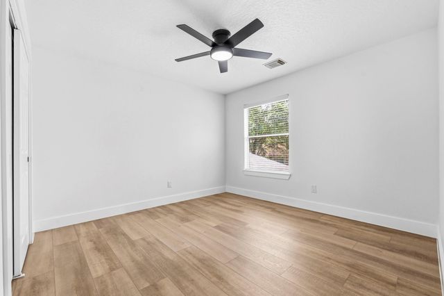 138 W Stockbridge Landing Circle, Spring, TX 77382