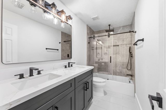 138 W Stockbridge Landing Circle, Spring, TX 77382