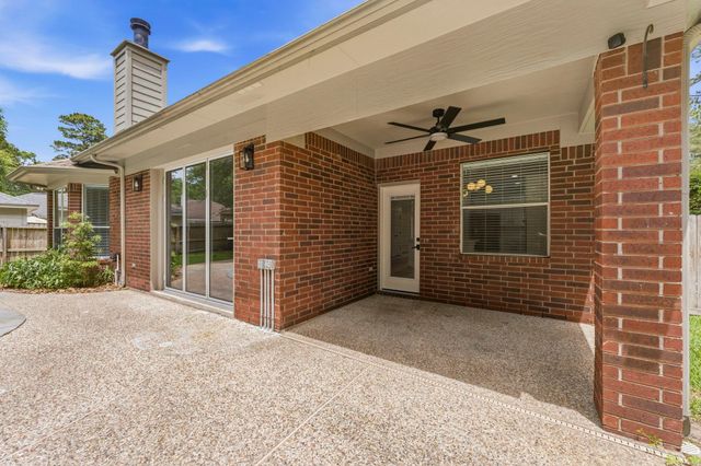 138 W Stockbridge Landing Circle, Spring, TX 77382