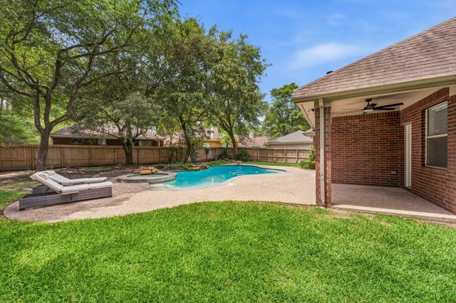 138 W Stockbridge Landing Circle, Spring, TX 77382