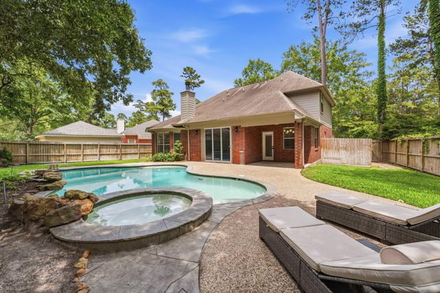 138 W Stockbridge Landing Circle, Spring, TX 77382