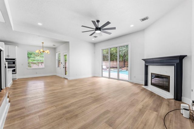 138 W Stockbridge Landing Circle, Spring, TX 77382