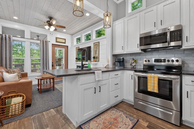 25 White Oak Trail, Monteagle, TN 37356