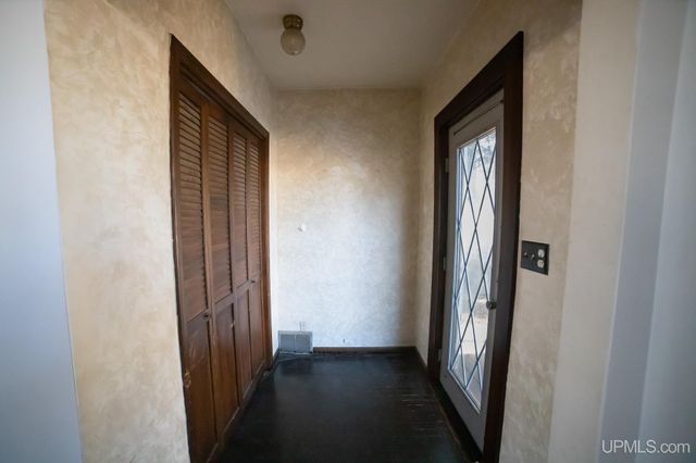 257 E Michigan Avenue, Ironwood, MI 49938