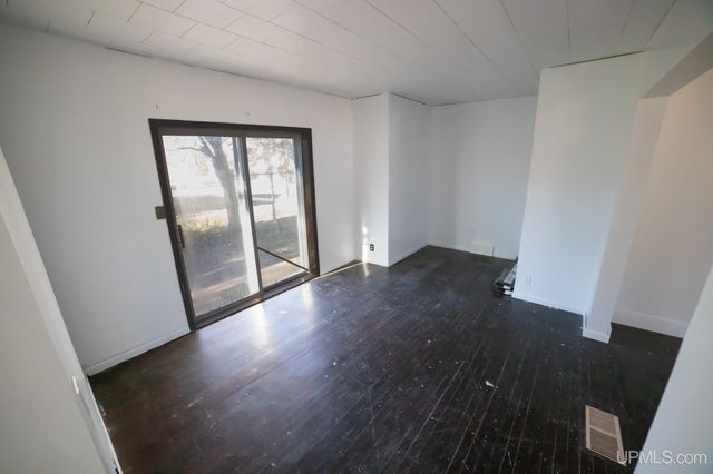 257 E Michigan Avenue, Ironwood, MI 49938