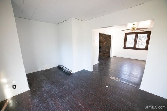 257 E Michigan Avenue, Ironwood, MI 49938