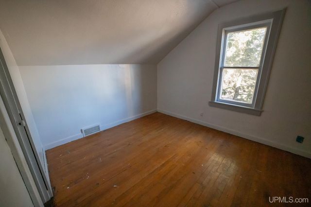 257 E Michigan Avenue, Ironwood, MI 49938