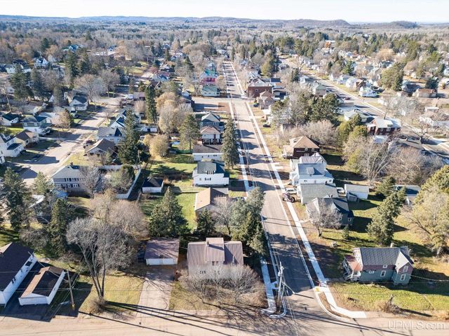 257 E Michigan Avenue, Ironwood, MI 49938