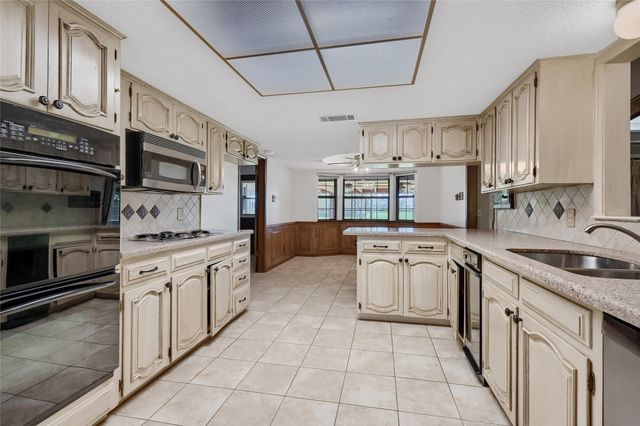 20967 Farm Market 121, Gunter, TX 75058