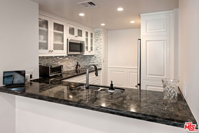 10520 Wilshire Boulevard 505, Los Angeles, CA 90024