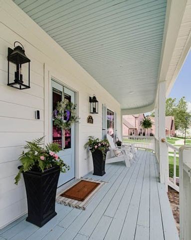 178 N Hawkstone Drive, Fayetteville, AR 72704