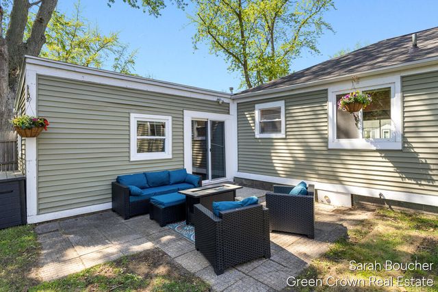 157 1st Avenue, Norton Shores, MI 49444