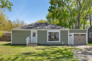 157 1st Avenue, Norton Shores, MI 49444