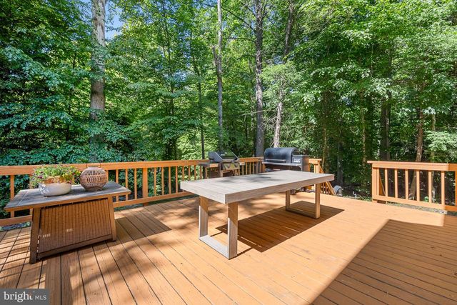 6153 RIVER FOREST DR, Manassas, VA 20112