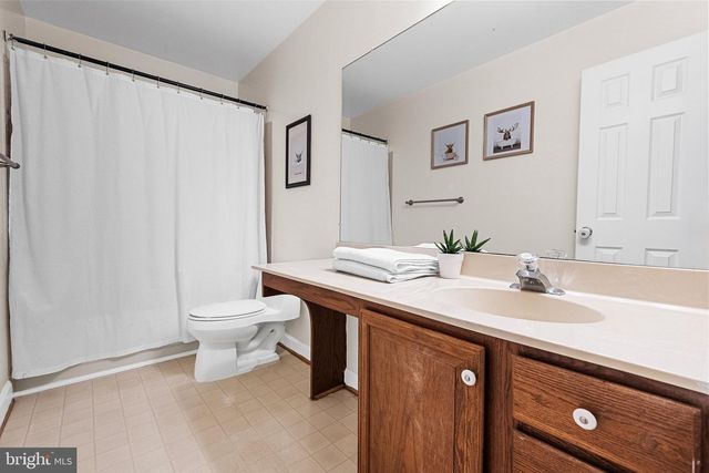 6153 RIVER FOREST DR, Manassas, VA 20112
