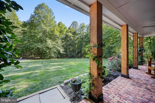 6153 RIVER FOREST DR, Manassas, VA 20112