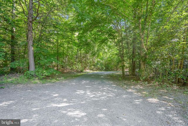 6153 RIVER FOREST DR, Manassas, VA 20112