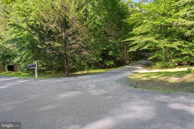 6153 RIVER FOREST DR, Manassas, VA 20112