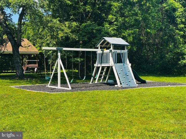 6153 RIVER FOREST DR, Manassas, VA 20112
