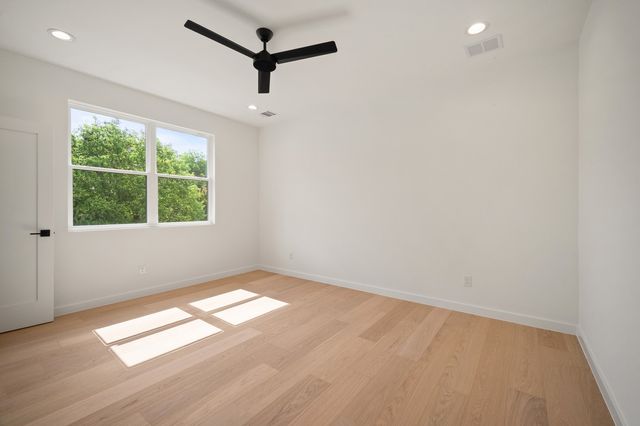 6108 Kenwood Avenue, Dallas, TX 75214