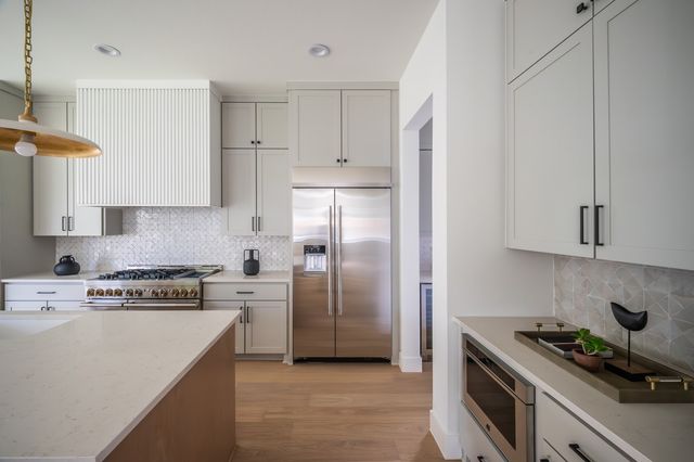 6108 Kenwood Avenue, Dallas, TX 75214