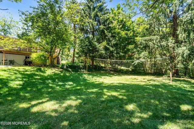 39 Court Drive, Shrewsbury Boro, NJ 07702