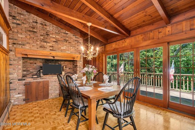 39 Court Drive, Shrewsbury Boro, NJ 07702