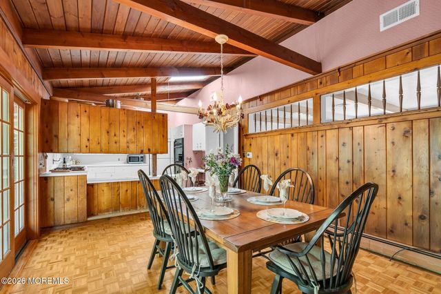 39 Court Drive, Shrewsbury Boro, NJ 07702