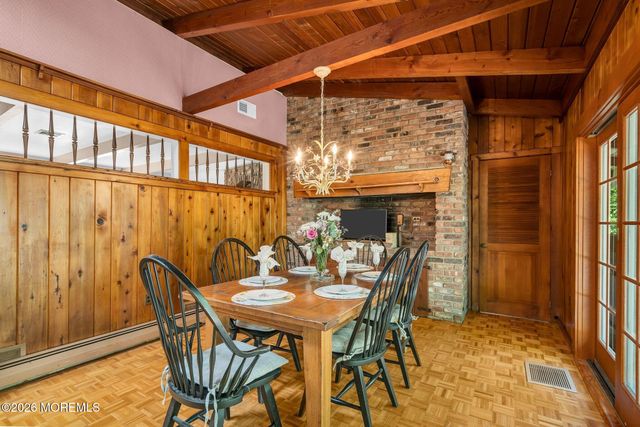 39 Court Drive, Shrewsbury Boro, NJ 07702