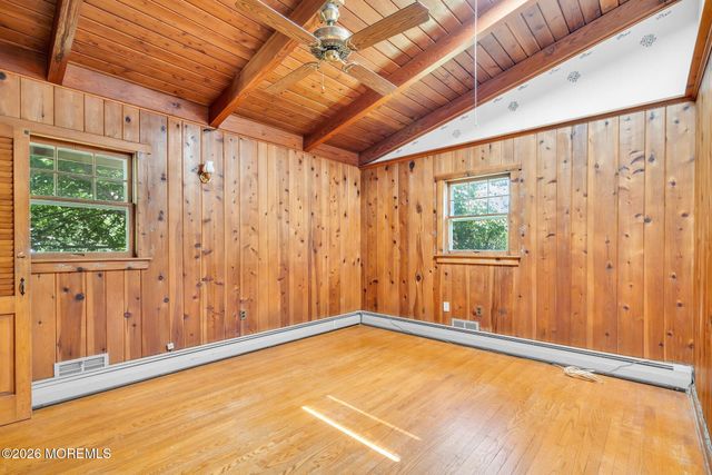 39 Court Drive, Shrewsbury Boro, NJ 07702