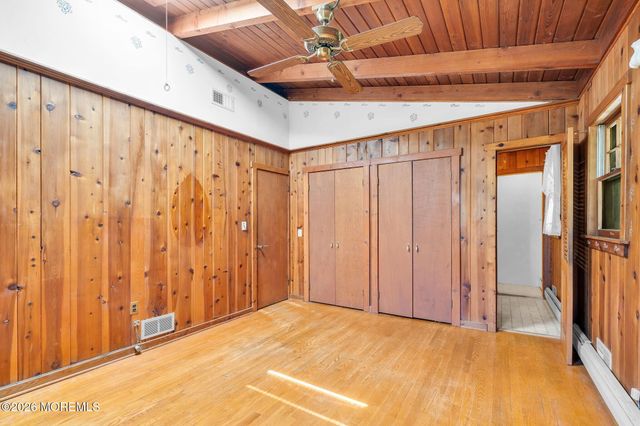 39 Court Drive, Shrewsbury Boro, NJ 07702