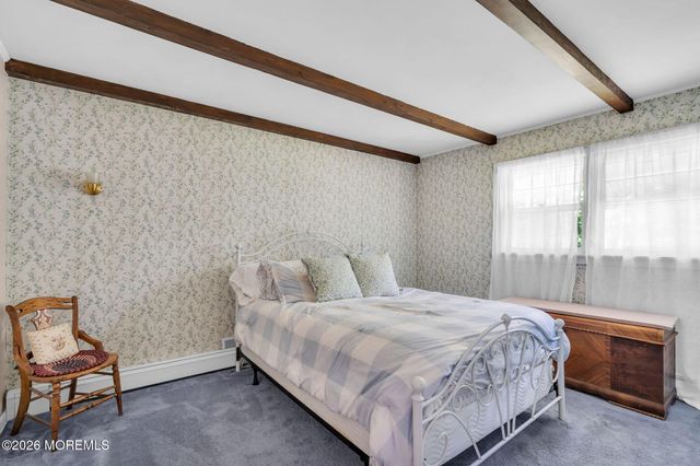 39 Court Drive, Shrewsbury Boro, NJ 07702