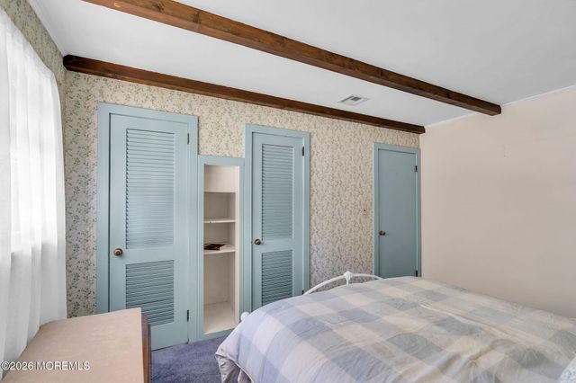 39 Court Drive, Shrewsbury Boro, NJ 07702