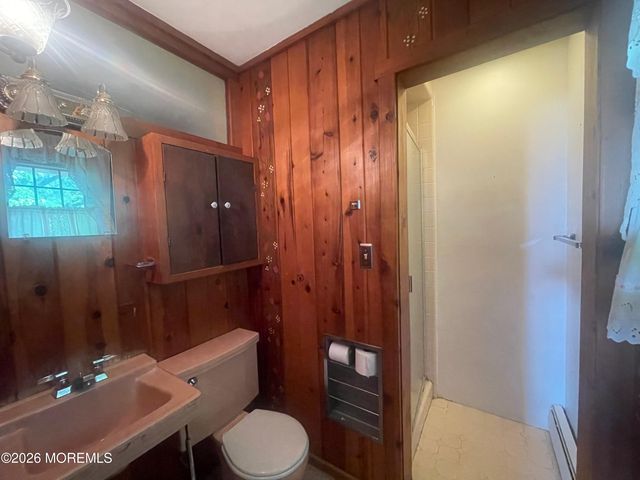 39 Court Drive, Shrewsbury Boro, NJ 07702