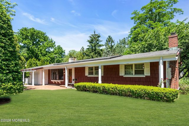39 Court Drive, Shrewsbury Boro, NJ 07702