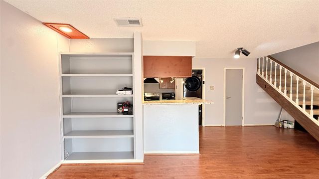 2120 El Paseo Street 1603, Houston, TX 77054