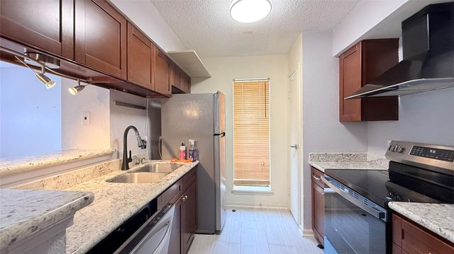 2120 El Paseo Street 1603, Houston, TX 77054