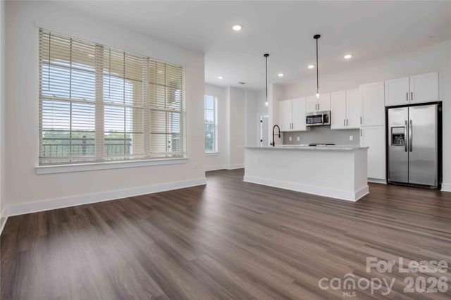 11936 N Community House Road A4, Charlotte, NC 28277