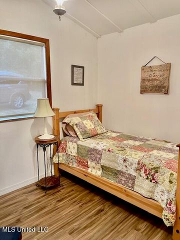 17 Holly Lane, Perkinston, MS 39573