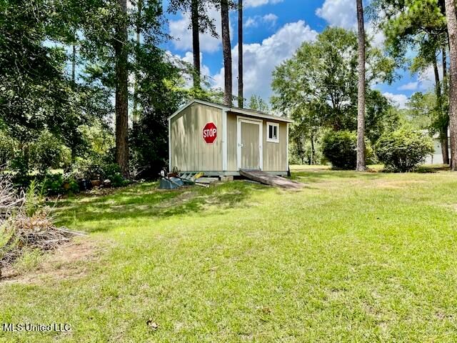 17 Holly Lane, Perkinston, MS 39573