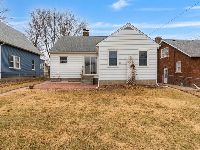 3025 Sheridan Street, Davenport, IA 52803